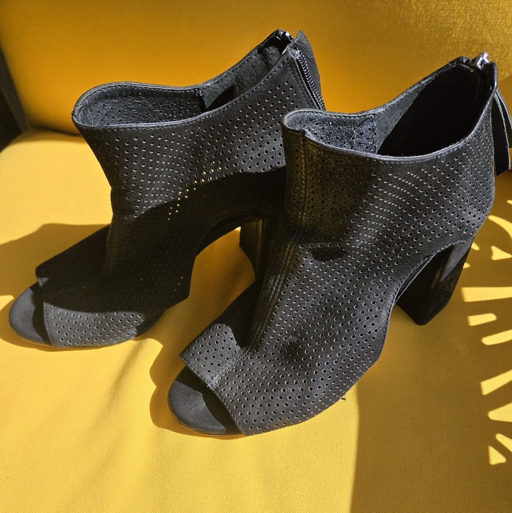 Gianni Bini Black Strappy Heels
